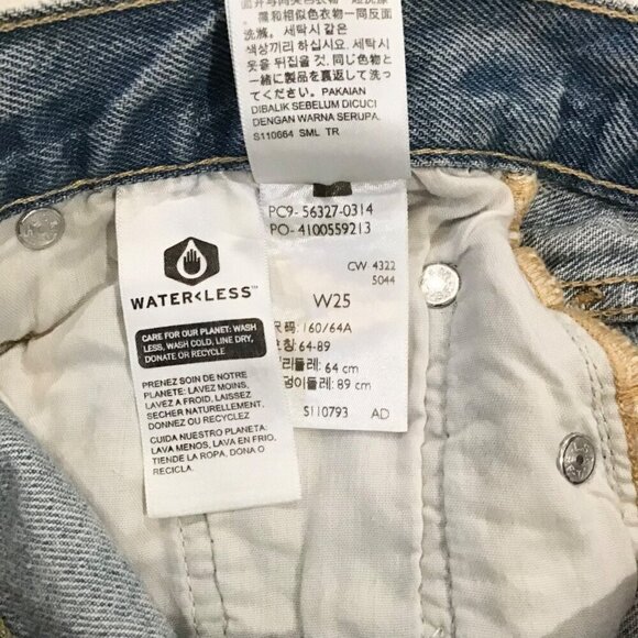 Levi’s 501 NWT 25 (0/1) Denim Women’s Jeans Shorts High Rise Cutoffs Distressed - Picture 8 of 10